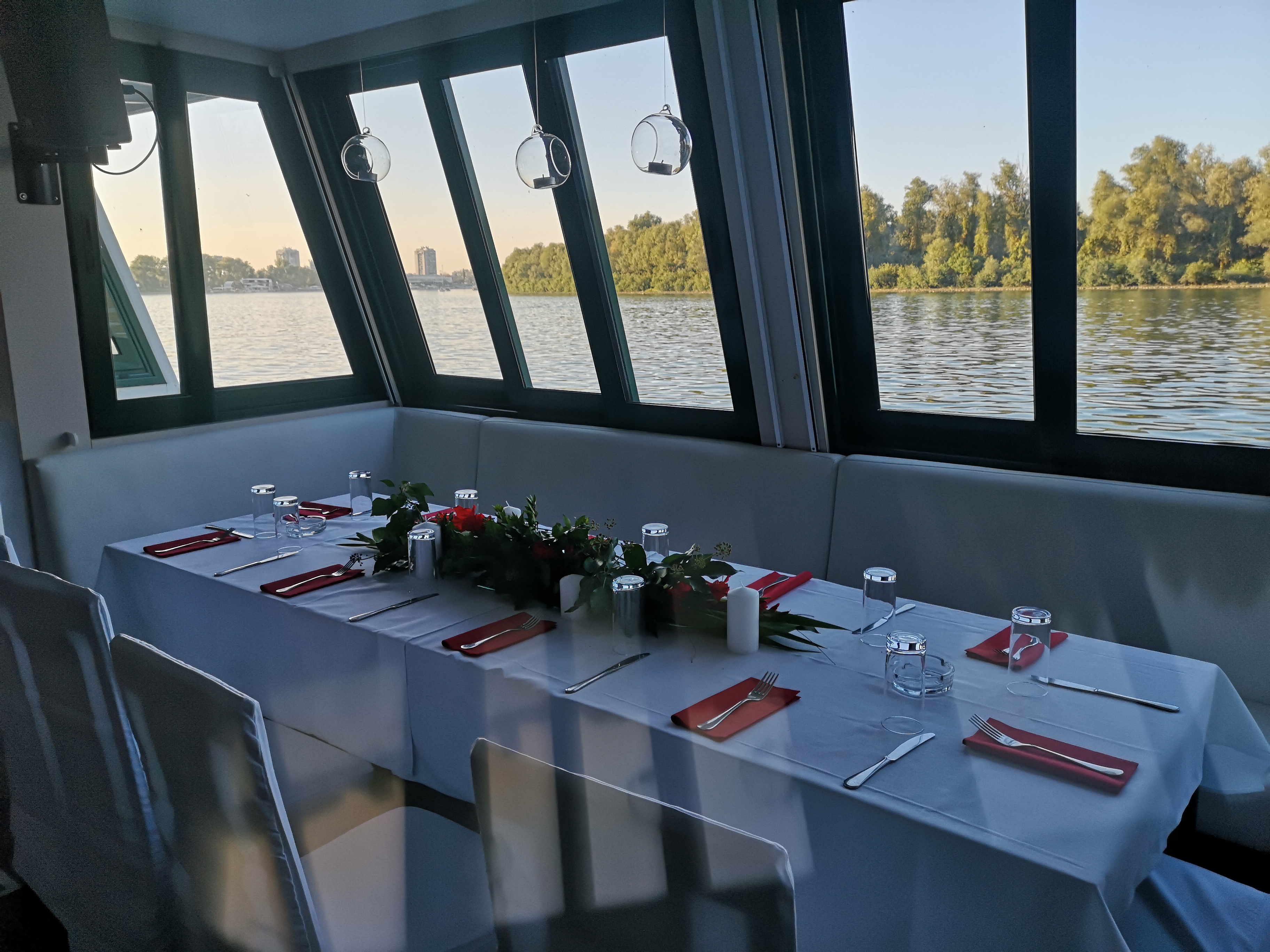 2021/12/images/tour_505/new-years-eve-cruise-2022-on-danube-and-sava-rivers.jpg