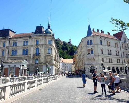 2025/11/images/tour_2056/slovenija-ljubljana01-large.jpg