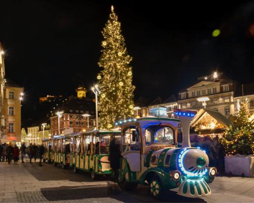 2026/10/images/tour_2223/graz-christmas-market-5-scaled-large.jpg